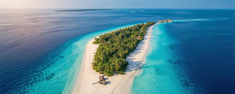 Atoll des Maldives vue aérienne — destination de plongée en Asie du Sud
